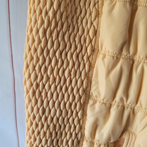 CJ Banks Full Zip Quilted Puffer Vest Women’s Plus 2X Light Yellow w/waffle knit - Picture 2 of 7